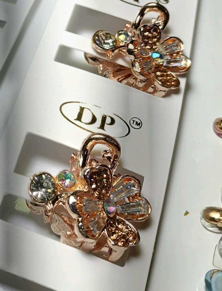 Gold tone Floral Hair Claw Clips