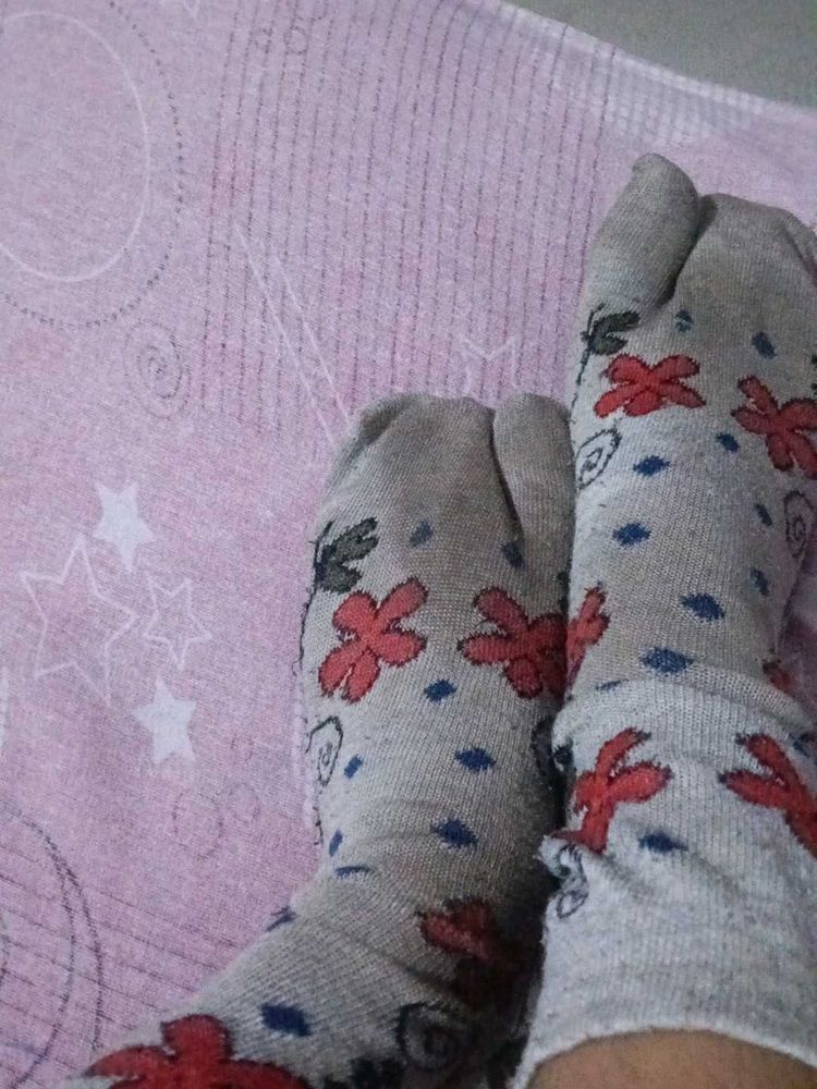 Cute Floral Print Socks(Used)