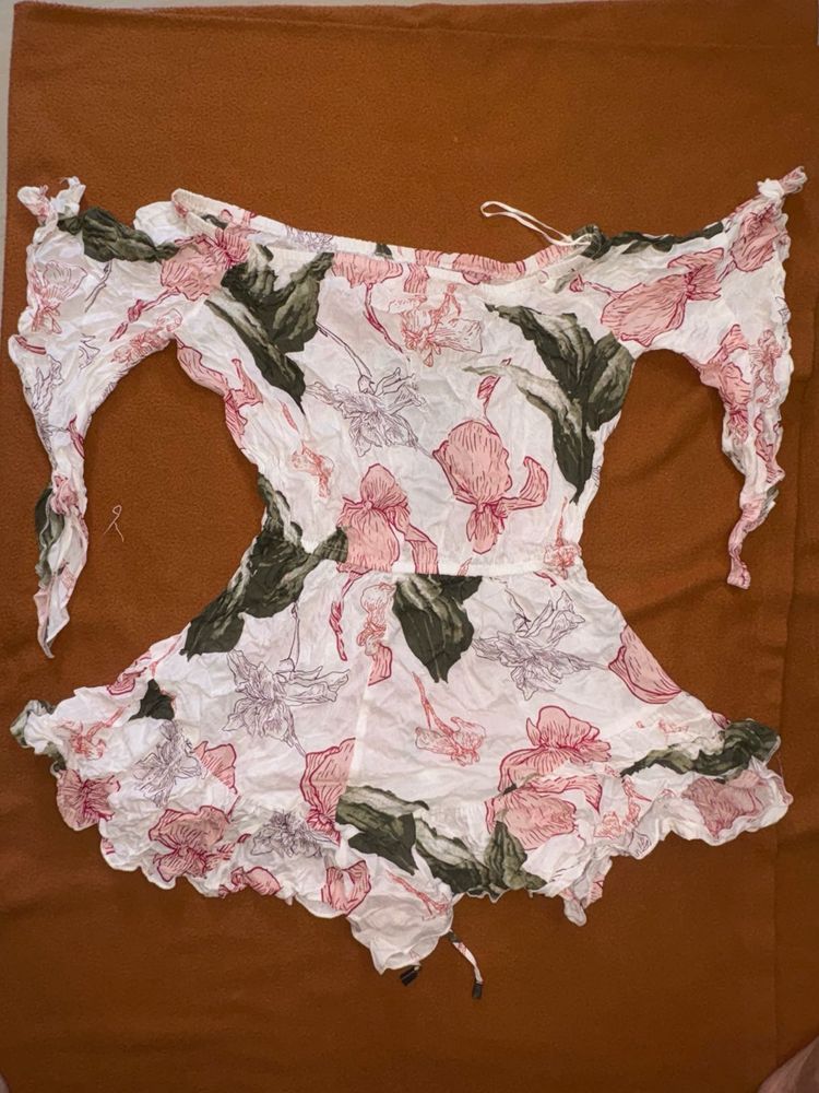 ☀️ Breezy Boho Floral Off-the-Shoulder Romper 🌸