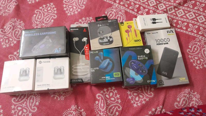 Headphones &amp; Power Bank