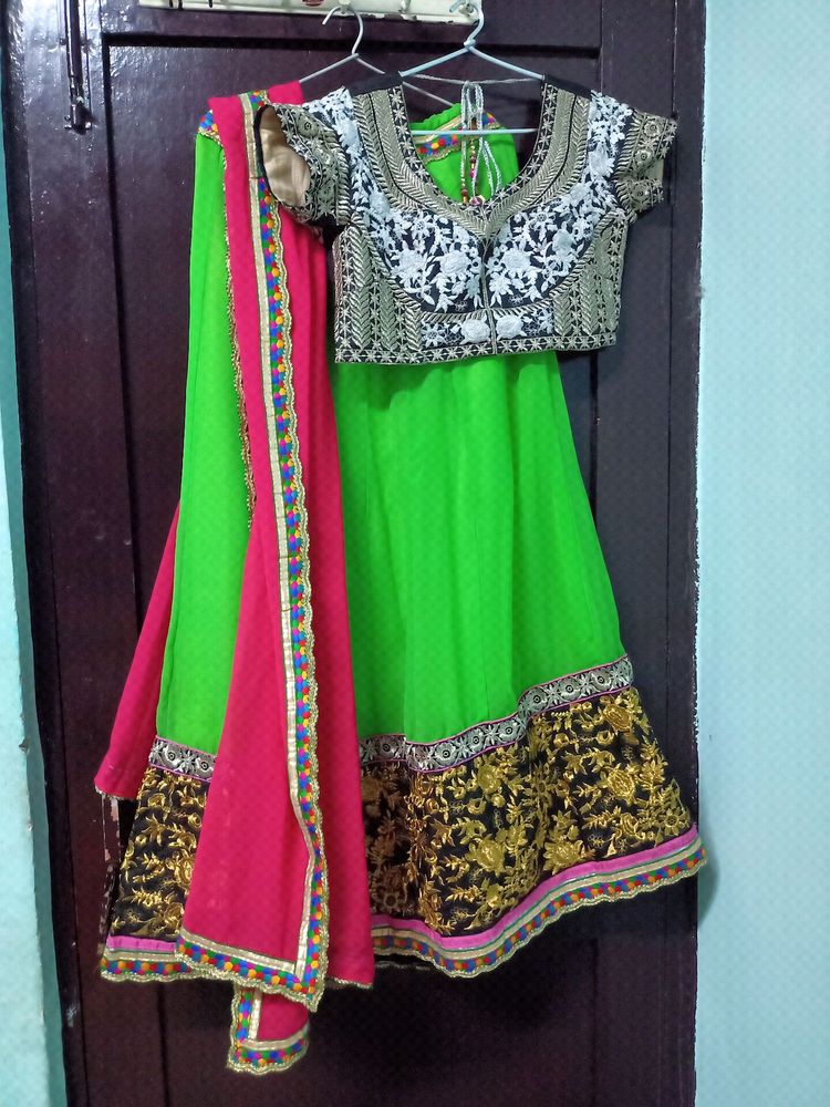 Gorgeous Green Lancha