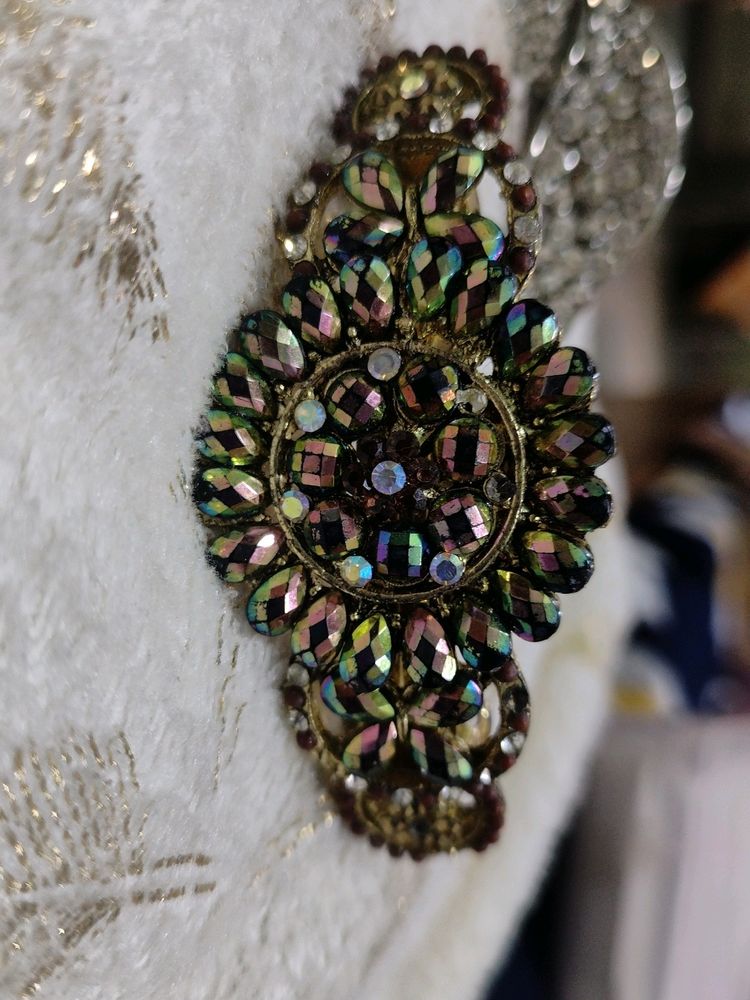 Three Hair Clutcher In Just 300/-