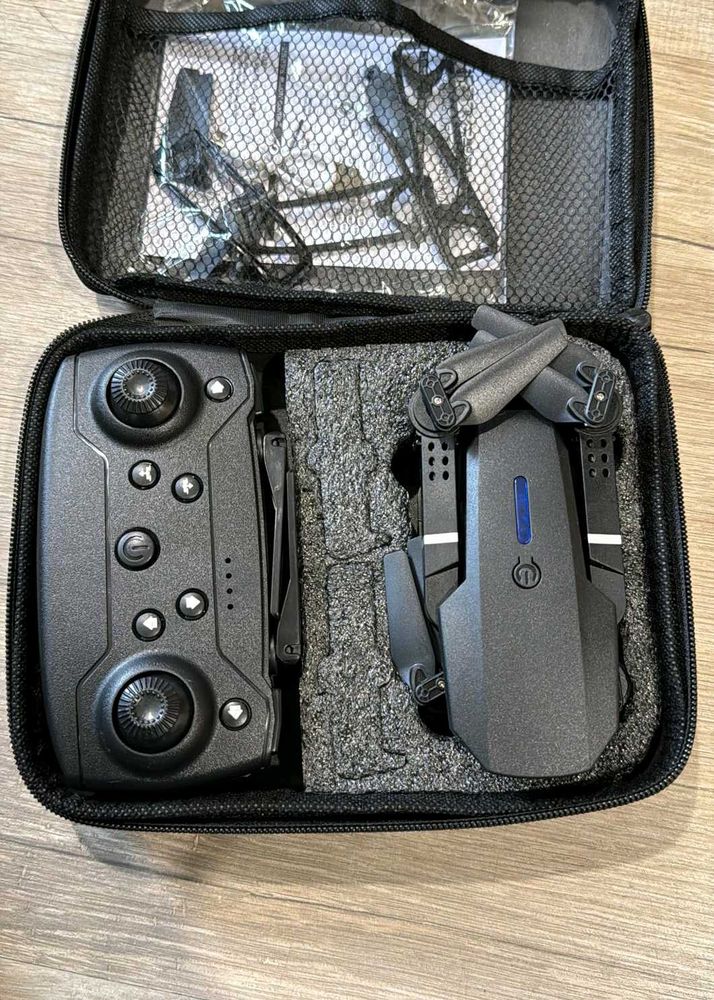 Portable E88 Max Drone with Remote