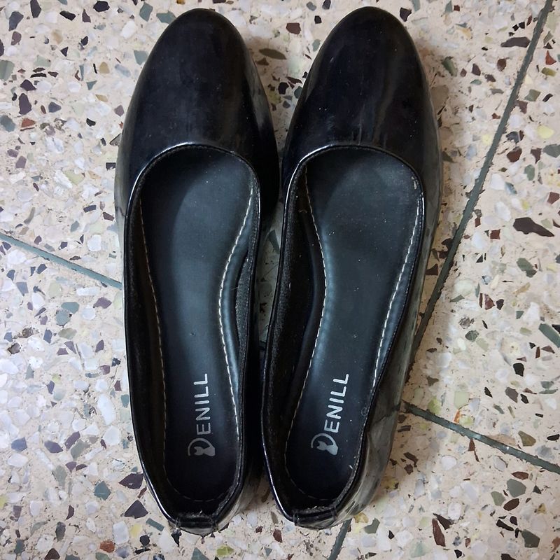 🩰🖤NEW BLACK BELLIES SHOES - USED ONCE.