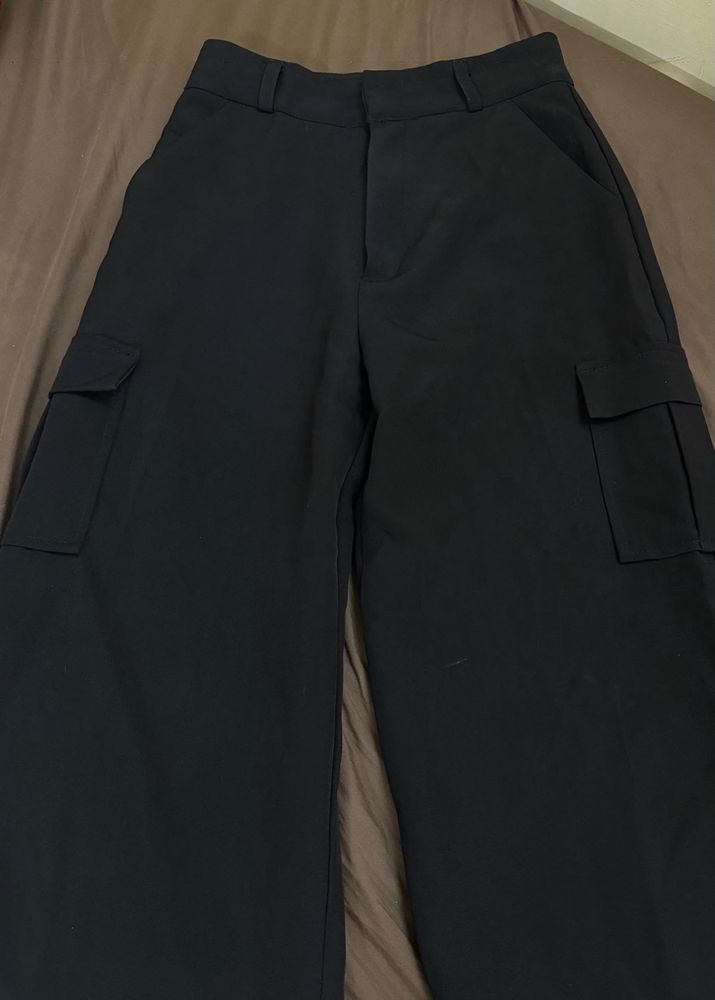Black Wide Leg Cargo Pants 26-28