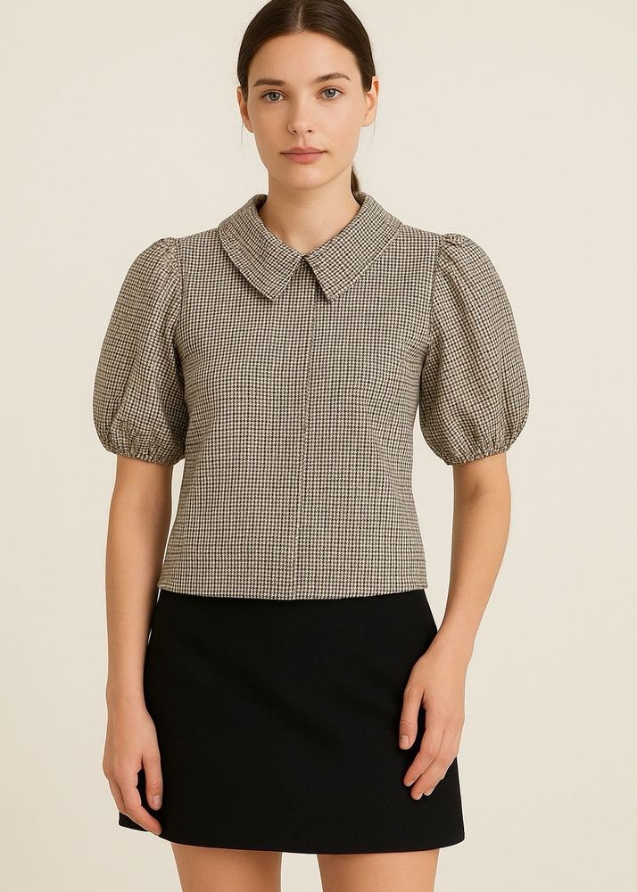 Collared Crop Top In Size M