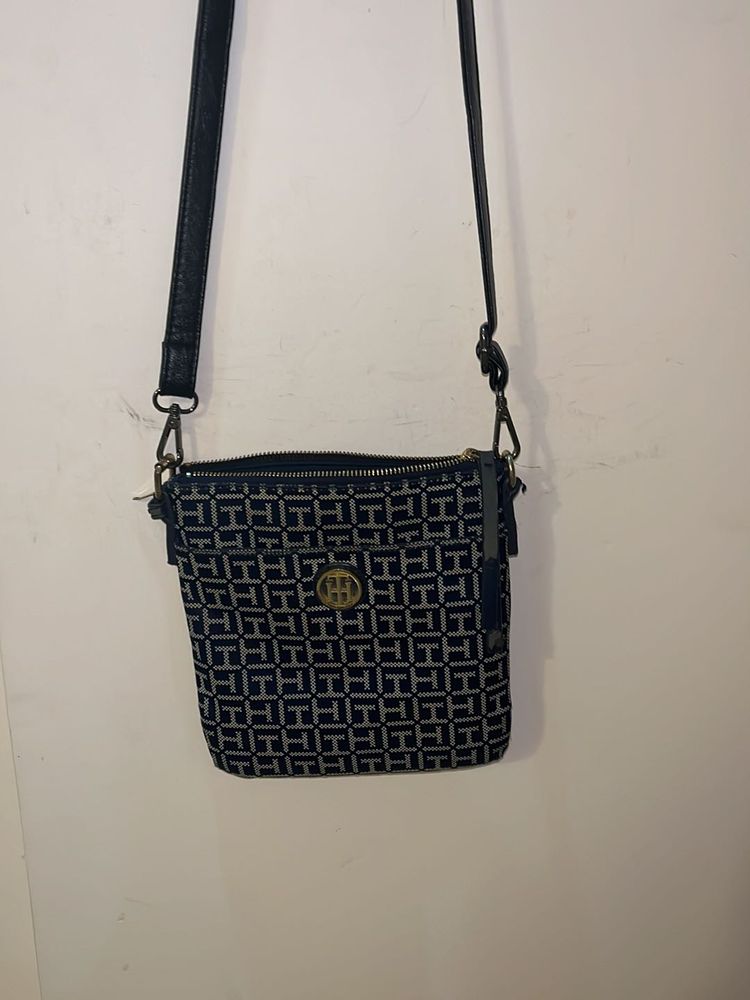 Tommy  hilfiger sling bag