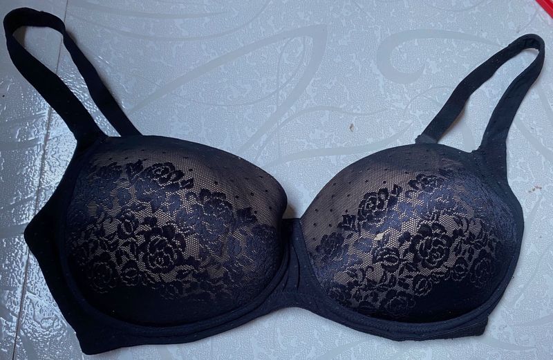 Black Floral Lace Bra (size: 34 G)