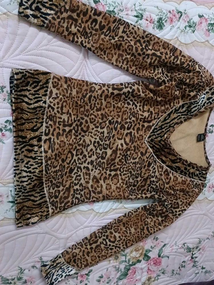 High quality top.. woolen, velvet and polyester