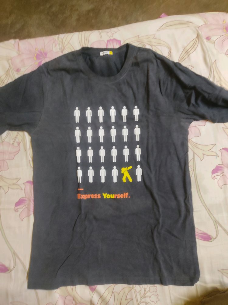 Very Cool Black Unisex Tshirt (Size-L)