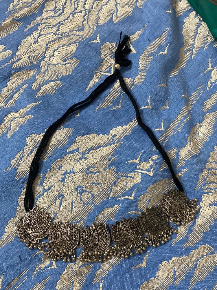 Brand new choker