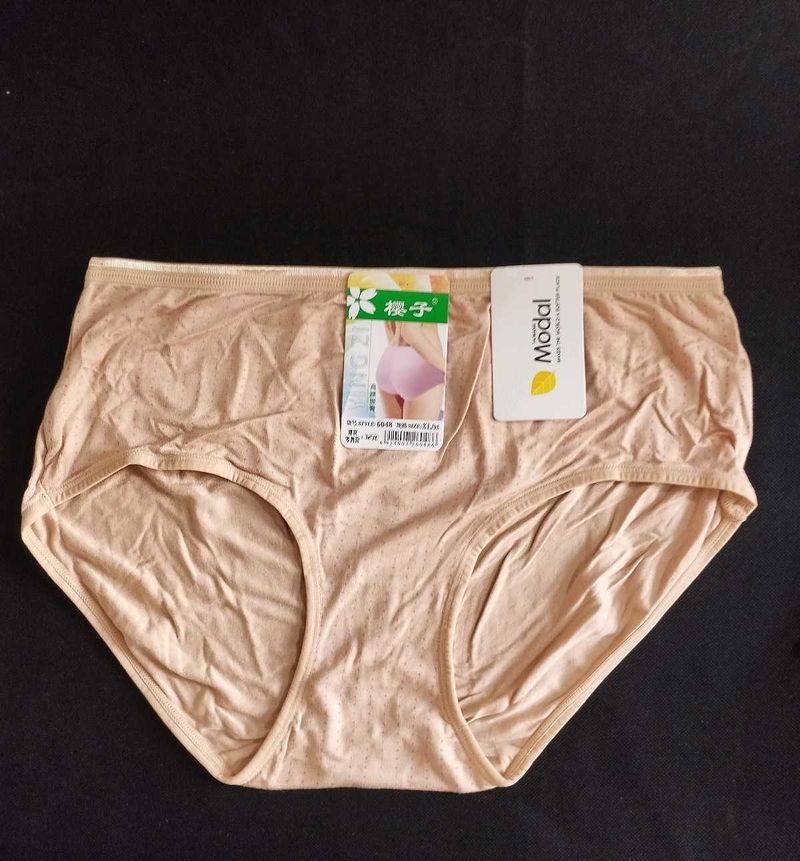 094 - XL Dotted Panties