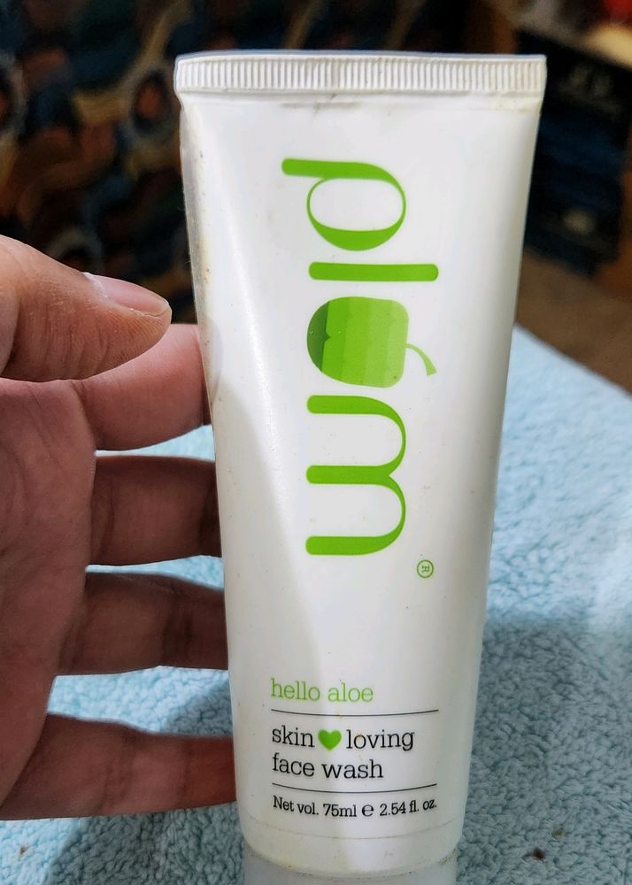 Plum Goodness Hello Aloe Face Wash