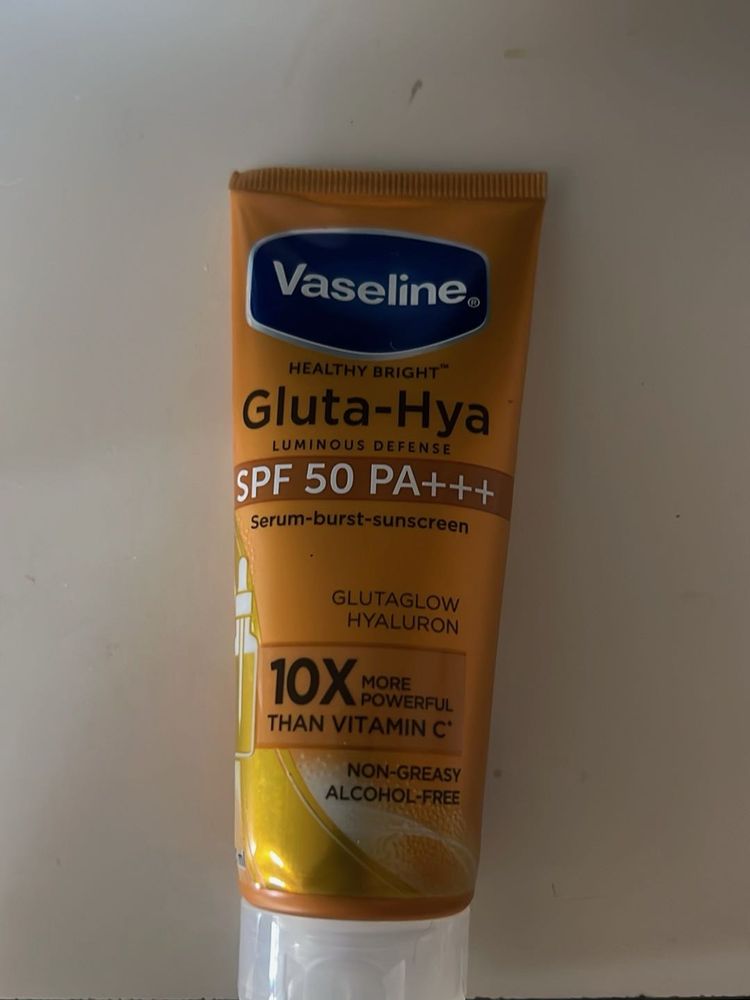 Vaseline Gluta-hya SPF 50 PA+++