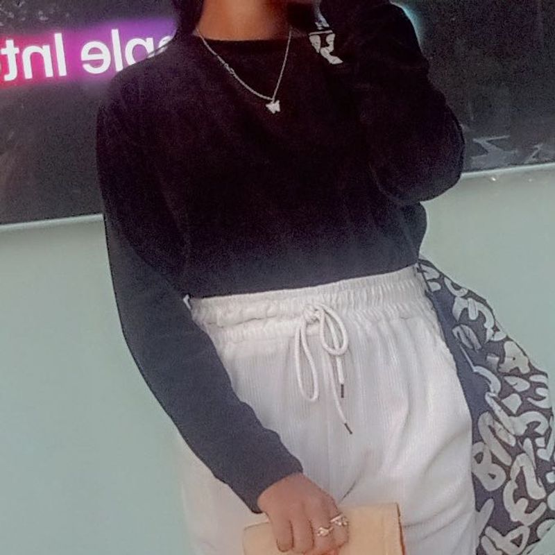 Comfy Black Sweatshirt