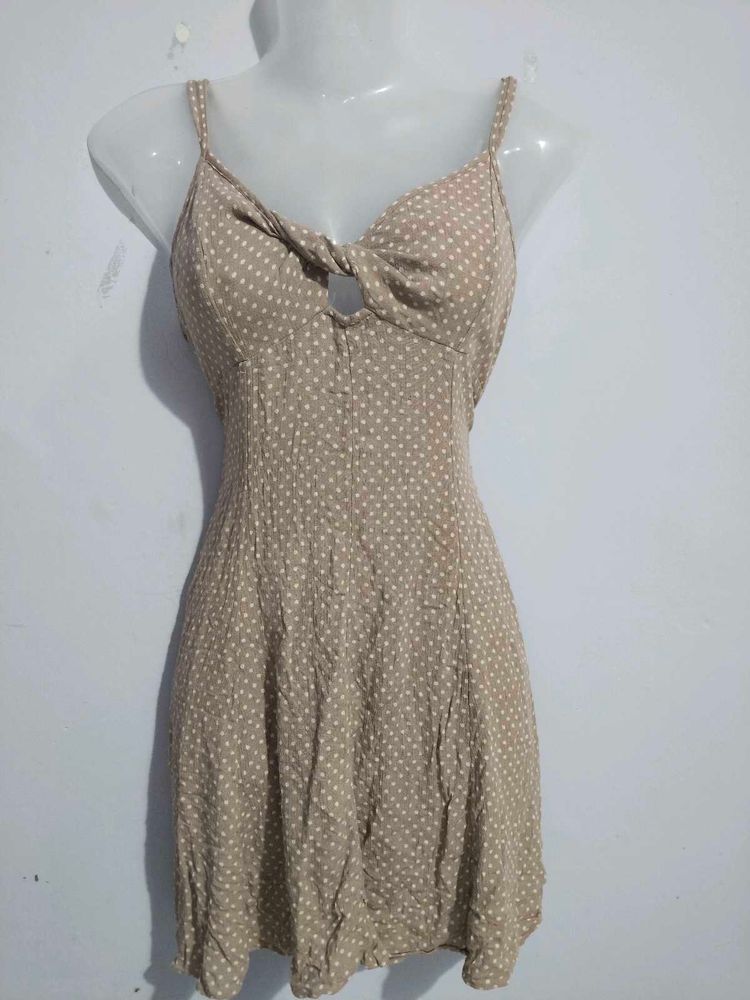 CUTE POLKA DOTS DRESS
