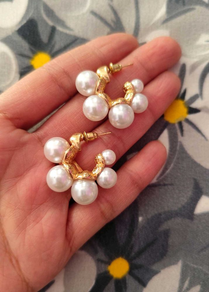 Chic &amp; Stylish Pearl Hoop Earrings 🤍🤍