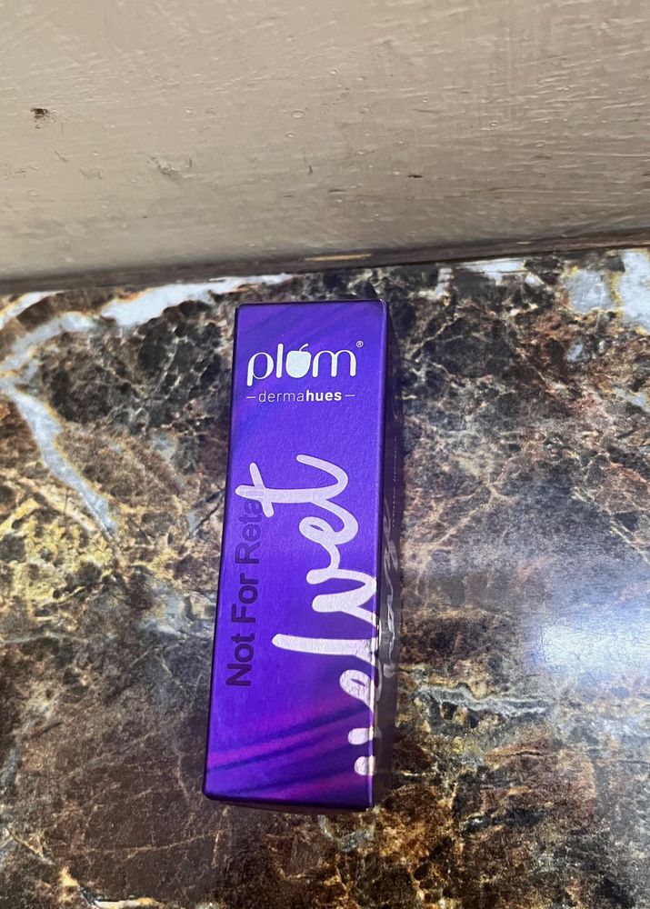 Plum Velvet Matte Lipstick (Radiant Red)07