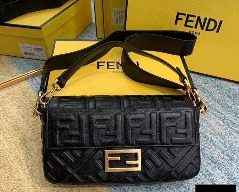 🆕️🔥 FENDI BAGUETTE