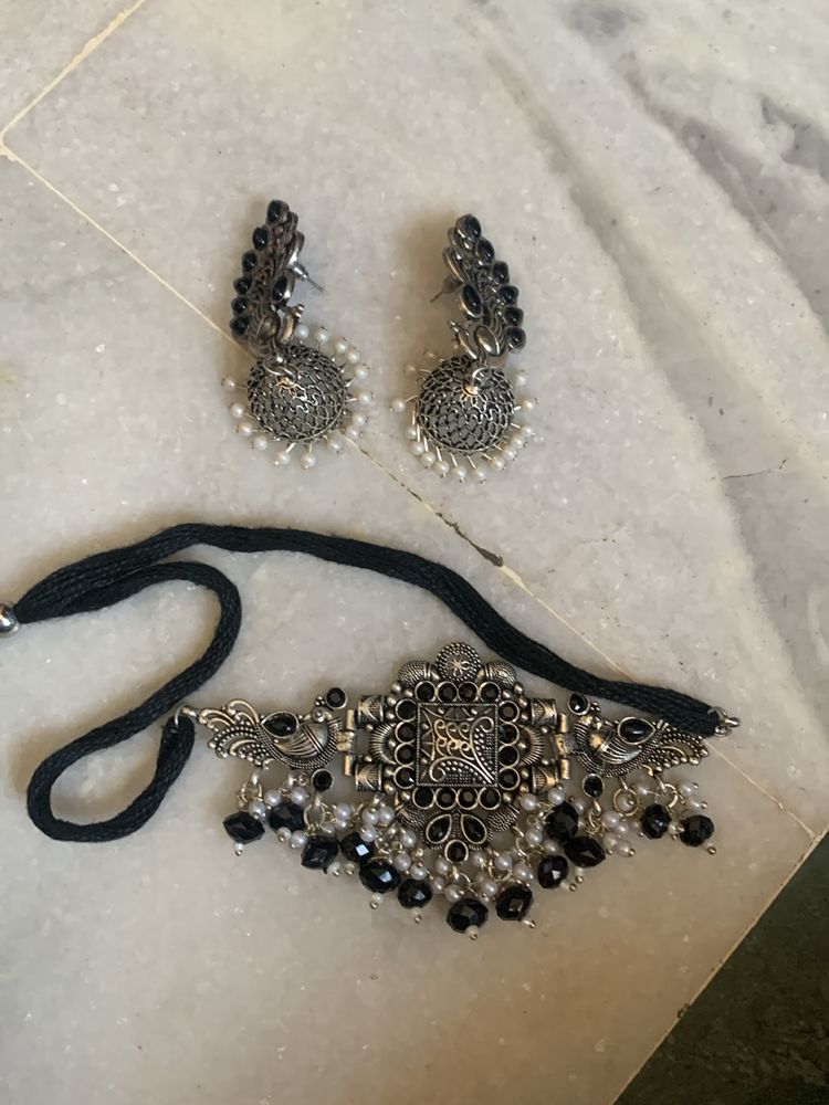 Black Pearl Oxides Choker