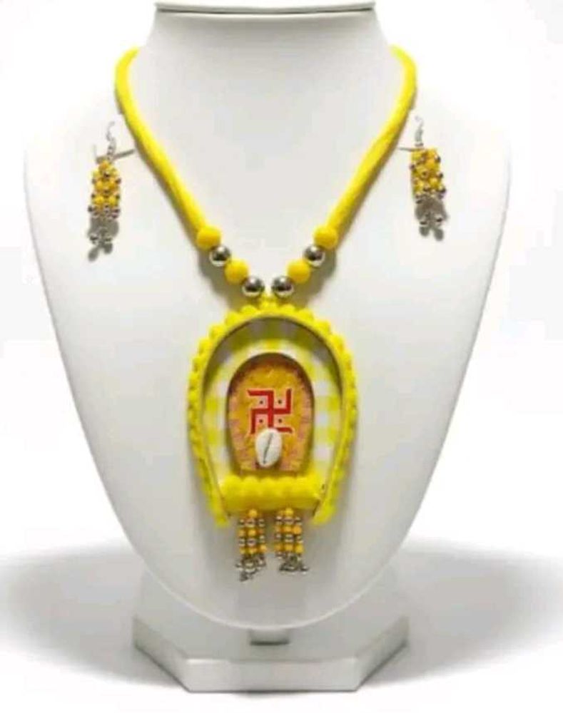 Unique Yellow Necklace Set