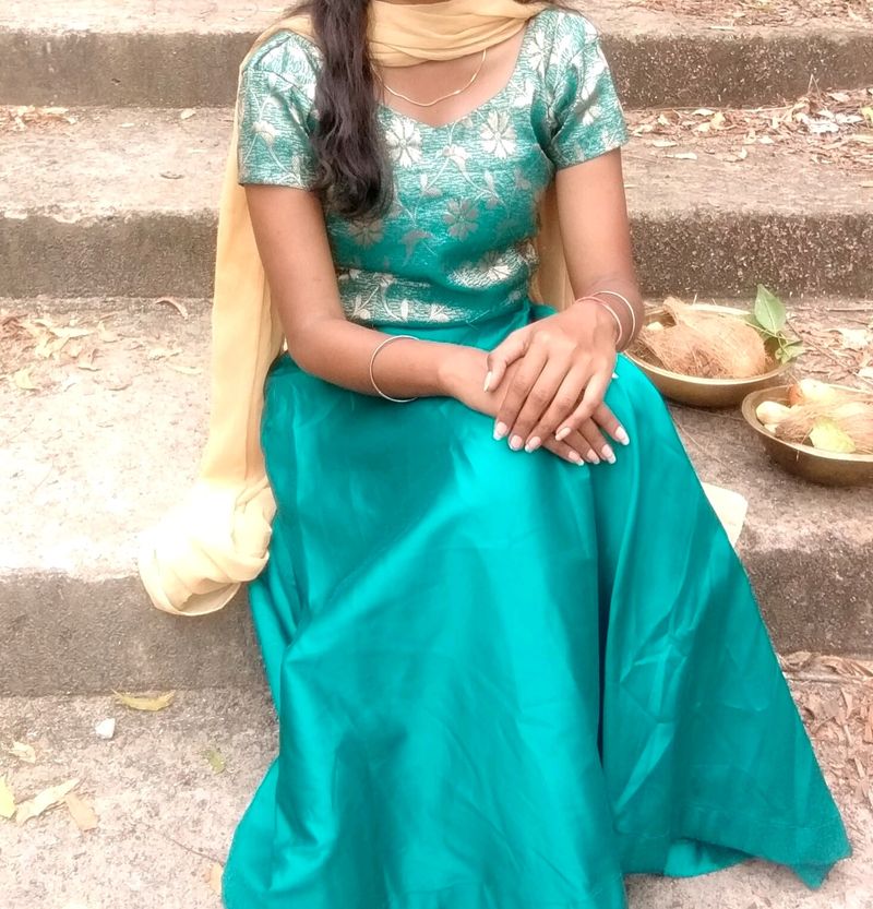 Attractive Gown 😍