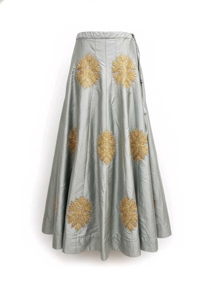 Beautiful Silver Lehenga 😍🤍(Like New)