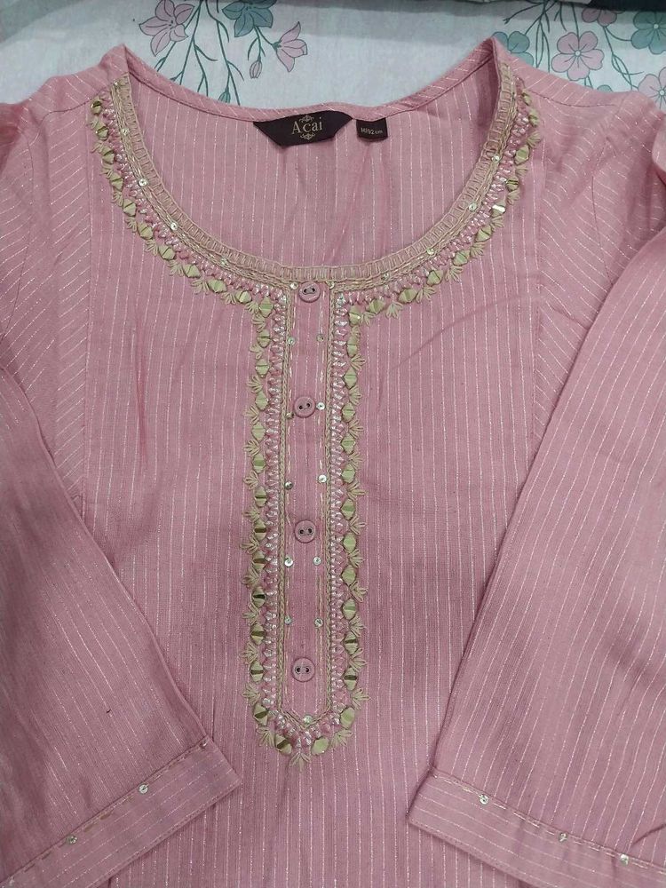 Acai Kurta With Handwork