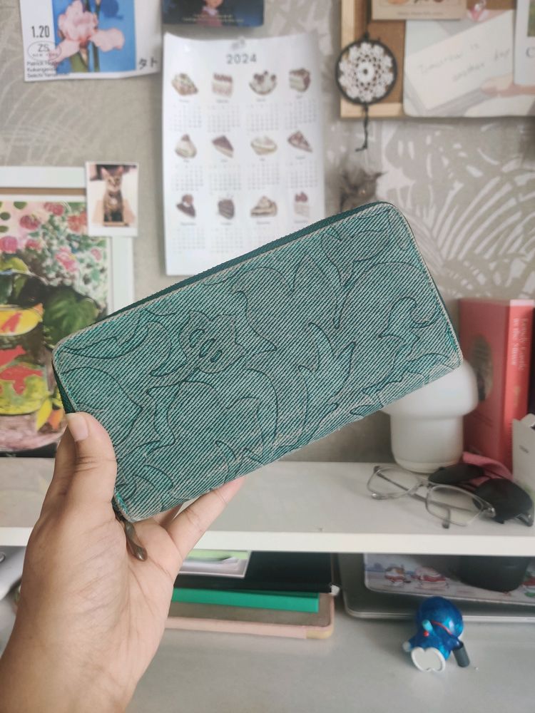 A beautiful green wallet