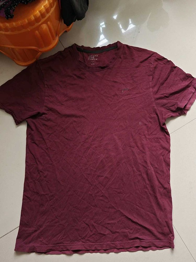 Maroon T Shirt For Both Boys And Girls