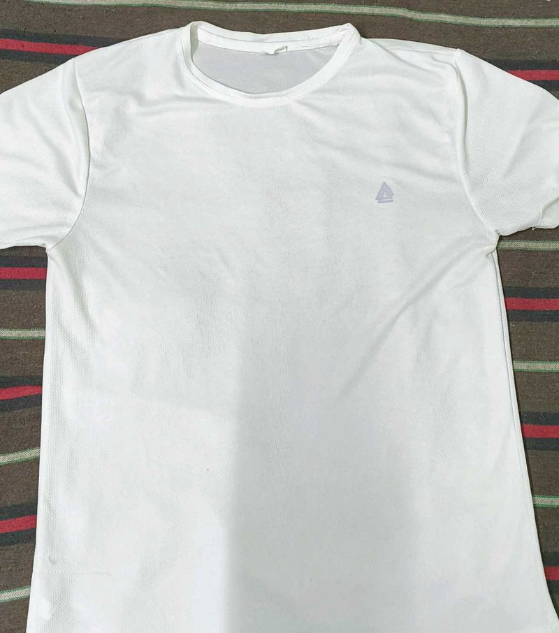 GYM T SHIRT WHITE NEW STOCK