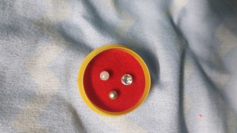 ☀️Pure Silver Pearl Nose And Ear Earings(3 Piece)