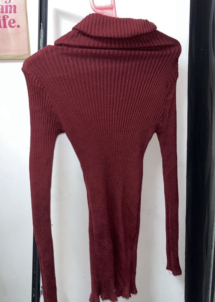 Maroon Ribbed Turtleneck Top
