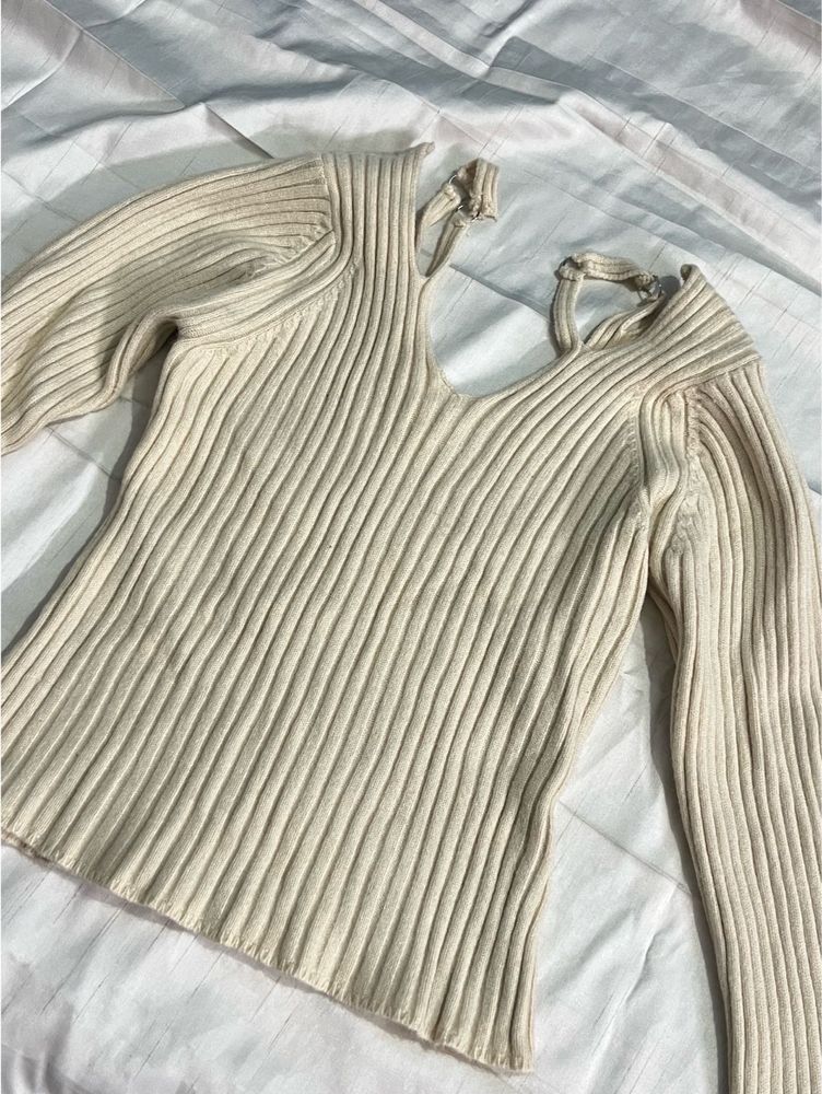 Off White Sweater And Black Top Combo