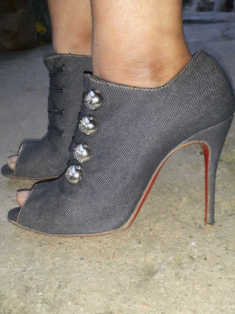 Christian Louis vuitton Dark Denim heels 👠