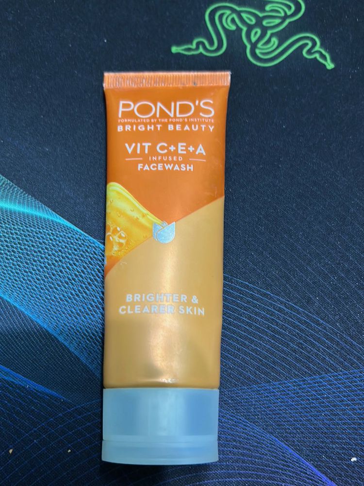 POND&#39;S  Beauty Vit C+E+A Gel Face Wash