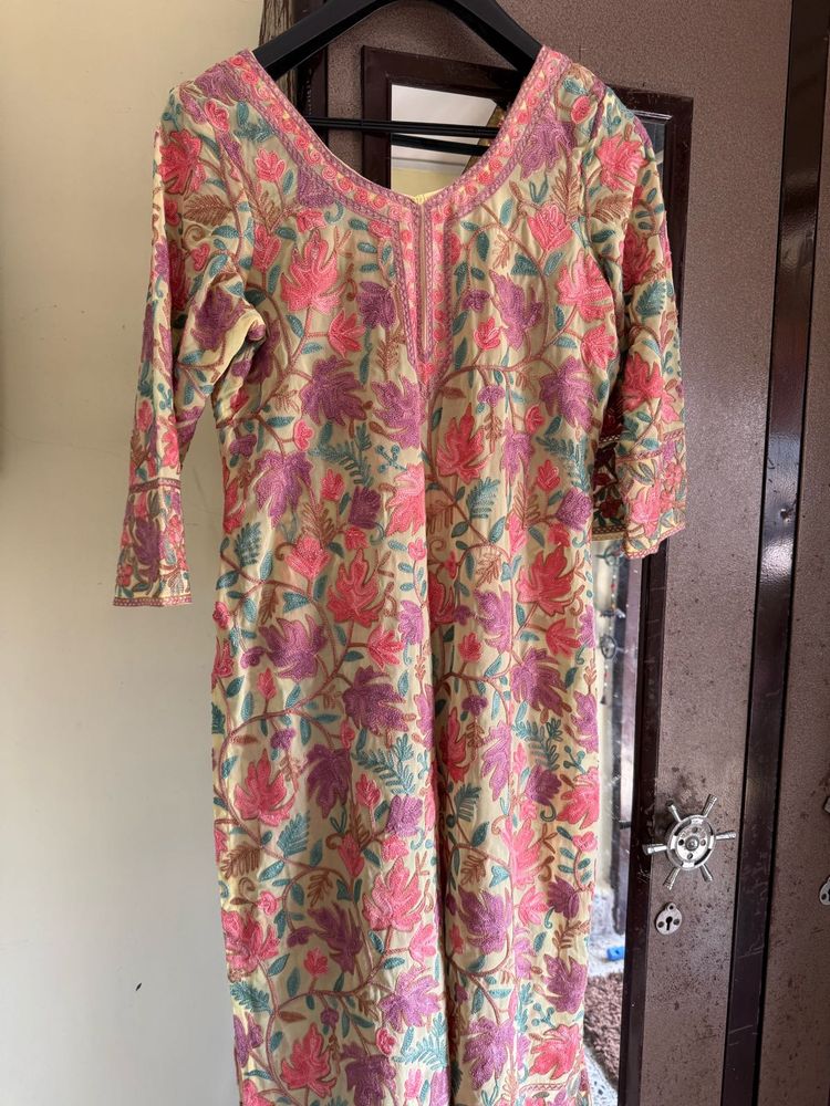 Floral Embroidered Kurta(Kashmiri handloom)