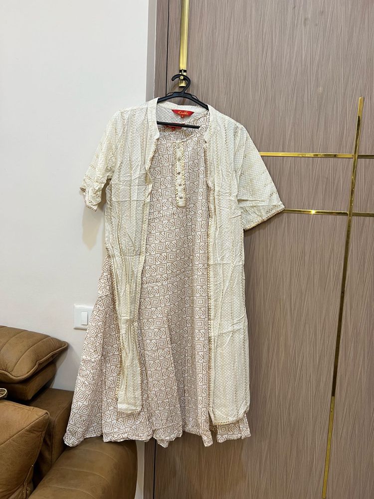 Elegant A-line Kurta Set With Leggings And Shrug