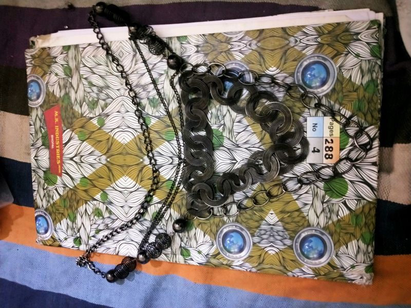 Metallic Necklace With Earrings