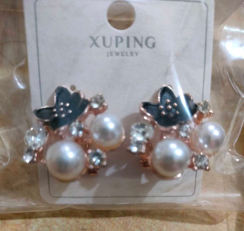EAR STUDS EACH -99 /-