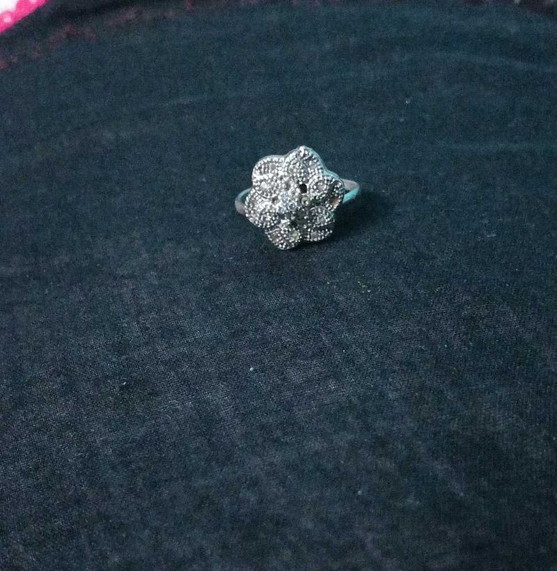 Elegant pure silver ring