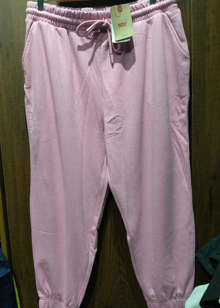 Levi&#39;s _Women&#39;s High Raise Jogger