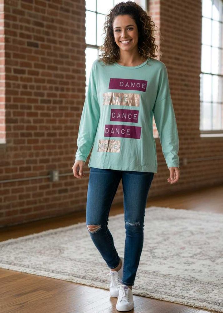 🤸‍♀️Reebok Long Sleeve &#34;DANCE&#34; Graphic Tee