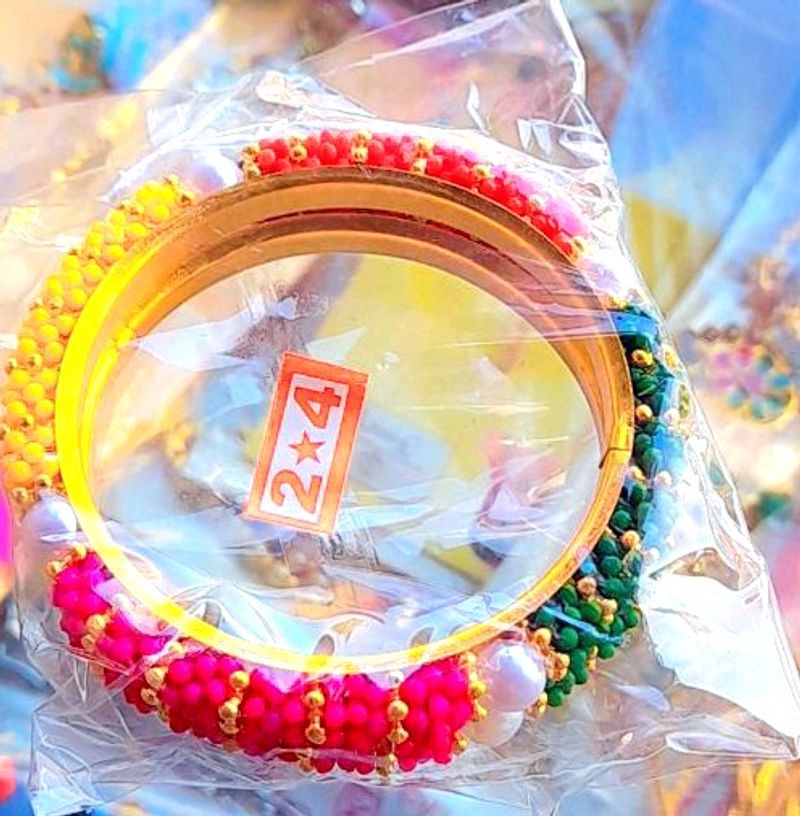 Beautiful 4 Colors Bangles