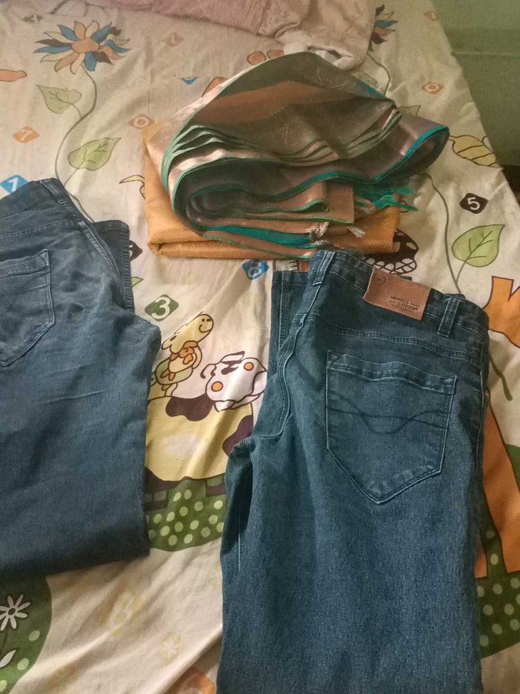 Stylish Blue Jeans plus saree free