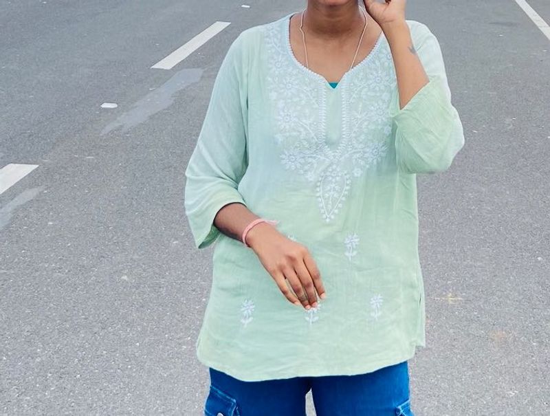 Chikan kari Short Kurti