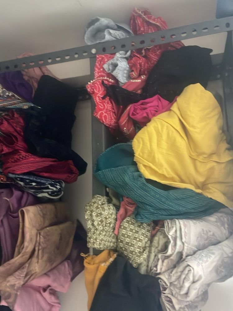 36 Pieces of Single Kurtas &amp; Anarkalis,19 Leggings