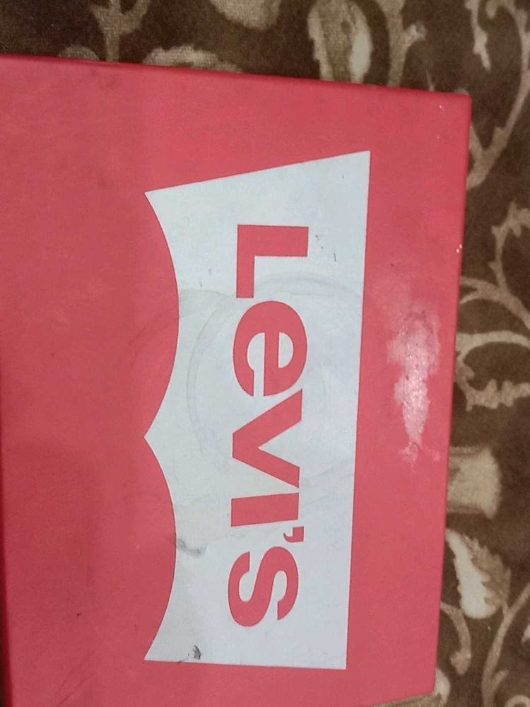 Levi&#39;s Product Box