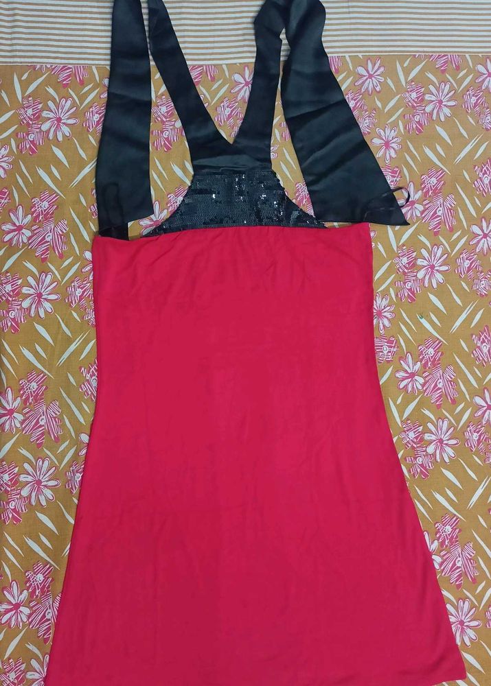 A Simple Bright Shift Midi Dress