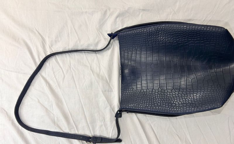 Esbeda Tote Bag